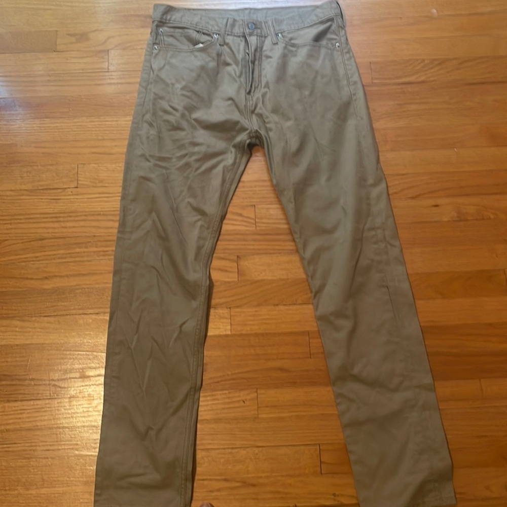 Khaki Levi 508, only worn a couple times. Width 34 length 34